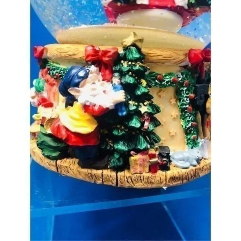 Joy bride Magical Musical Dancing Waterball Santa vintage 6”x4.5”